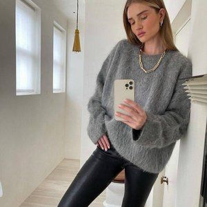 ❗️LAST CHANCE❗️CLOSING 12/12🖤Furry Lush sweater Funnel neck Charcoal Vtg